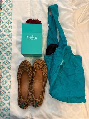 Tieks Teal Tote Box with Leopard Print Ballet Flats